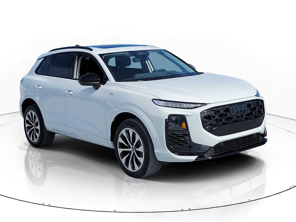 New 2026 Audi Q3 quattro 2.0T AWD/4WD image 1