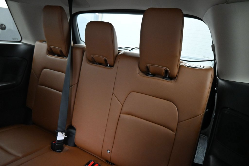 Used 2024 Nissan Pathfinder Platinum FWD image 22