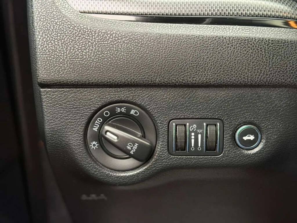 Used 2014 Chrysler 300 S AWD/4WD image 11