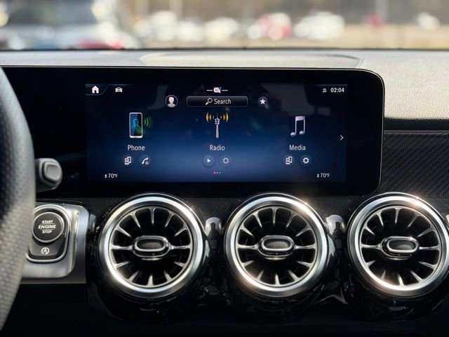 Used 2026 Mercedes-Benz GLB 250 4MATIC image 33