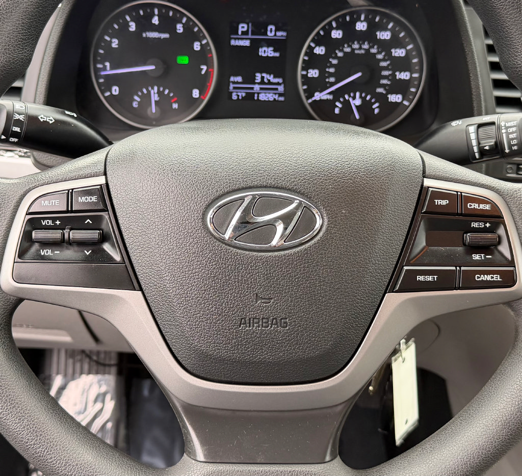Used 2017 Hyundai Elantra SE FWD image 28