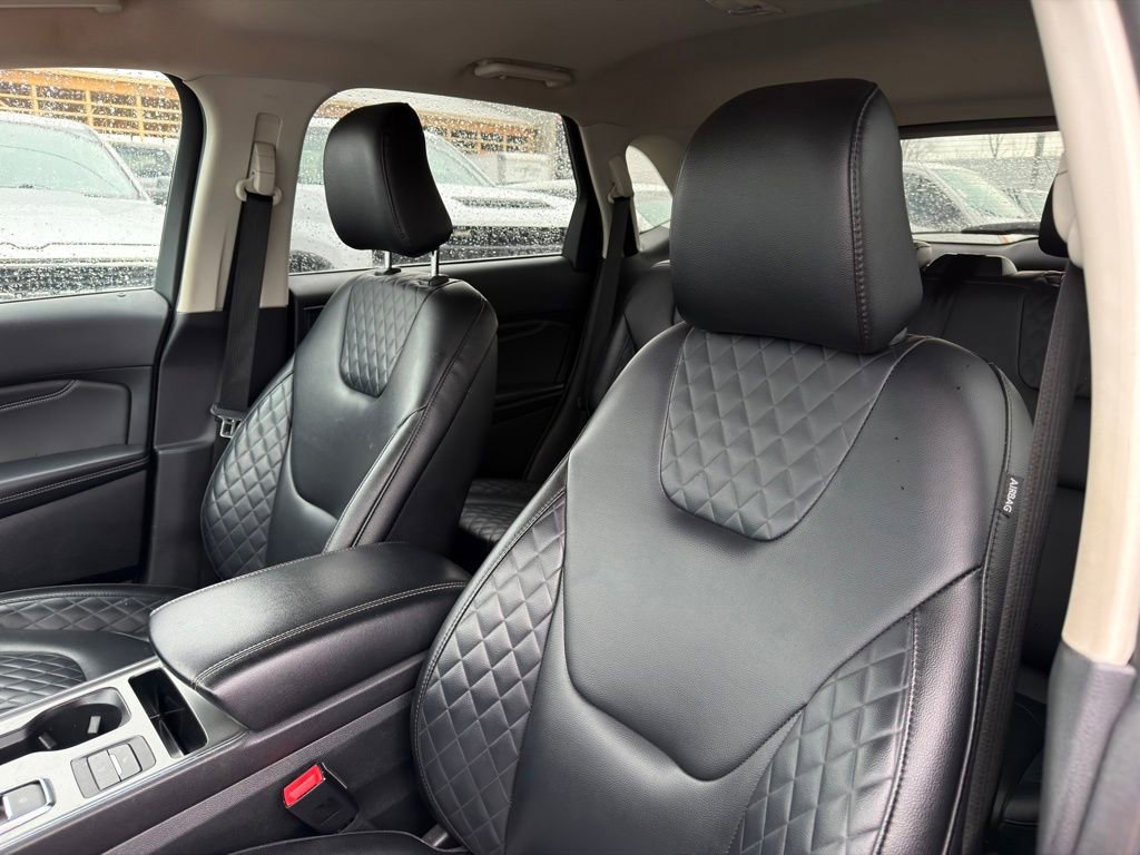 Used 2024 Ford Edge Titanium image 6