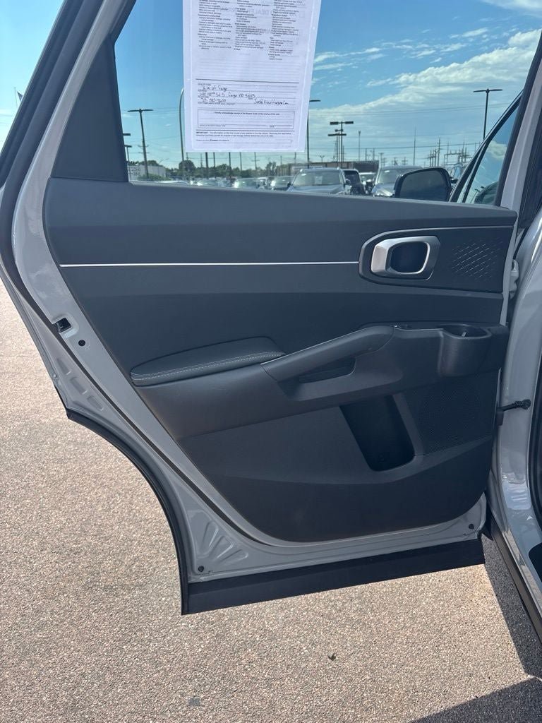 Used 2025 Kia Sorento S w/ Panoramic Sunroof Package FWD image 24