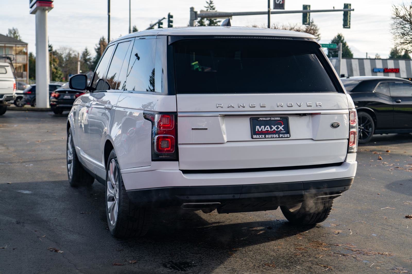 Used 2018 Land Rover Range Rover Supercharged AWD/4WD image 30