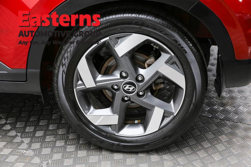 Used 2022 Hyundai Venue Limited image 7