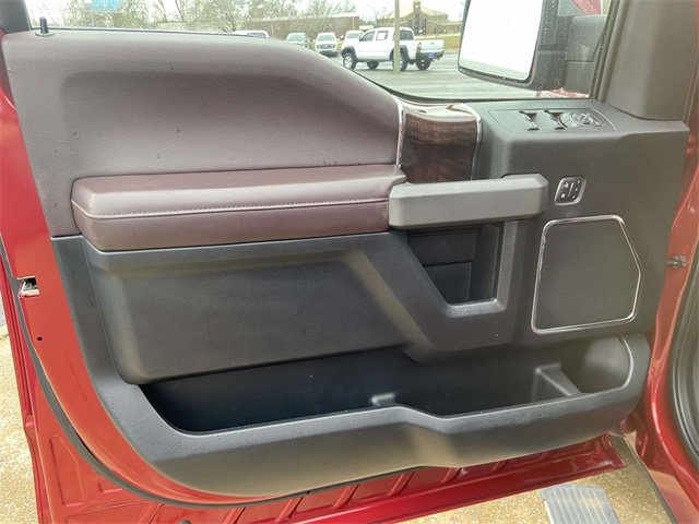 Used 2015 Ford F150 Platinum w/ Equipment Group 701A Luxury image 12