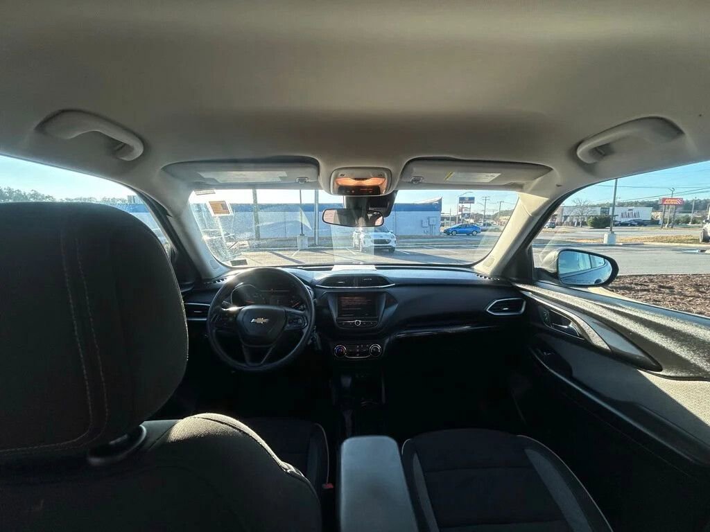 Used 2023 Chevrolet TrailBlazer LS FWD image 8