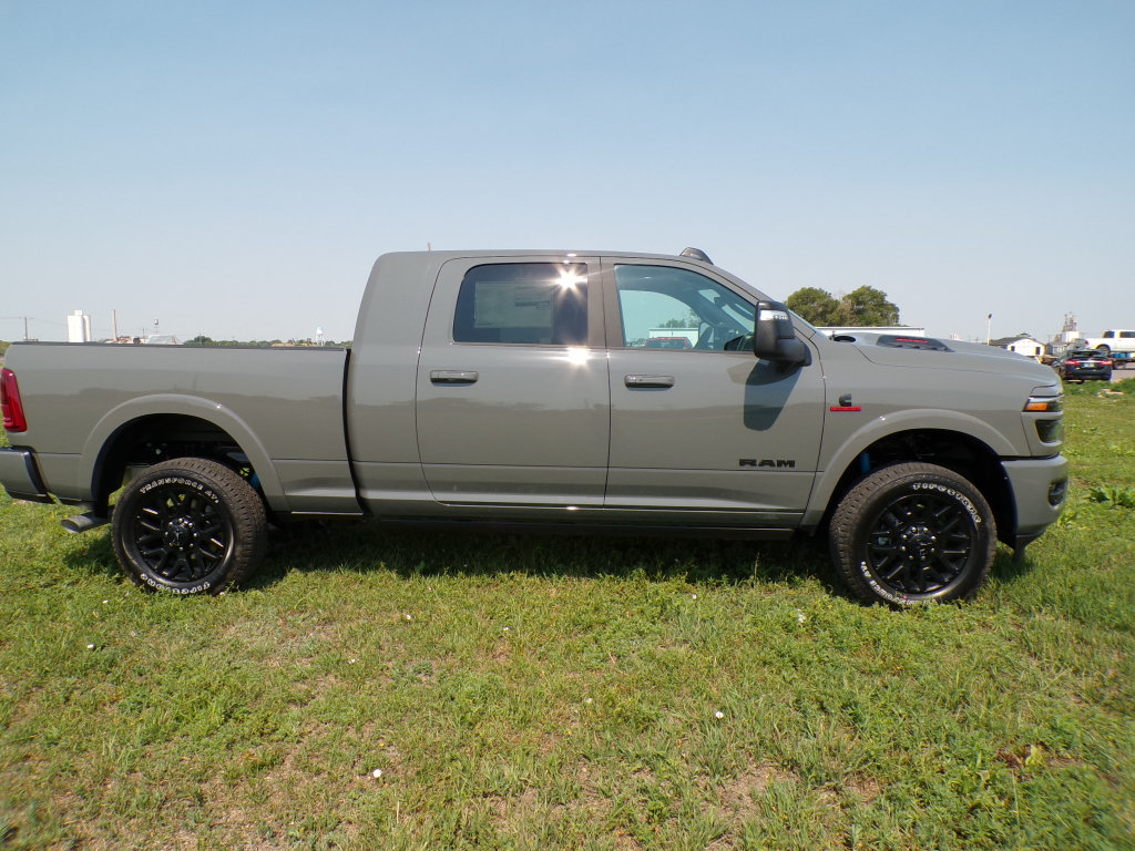 New 2026 RAM 2500 Limited AWD/4WD image 3