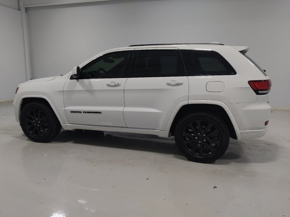 Used 2018 Jeep Grand Cherokee Altitude AWD/4WD image 3