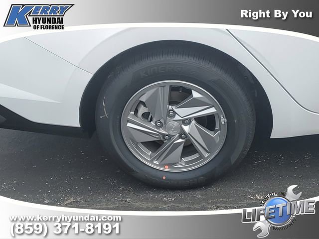 New 2026 Hyundai Elantra SE image 5