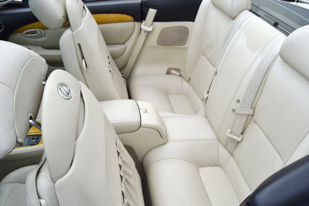 Used 2003 Lexus SC 430 Convertible RWD image 32