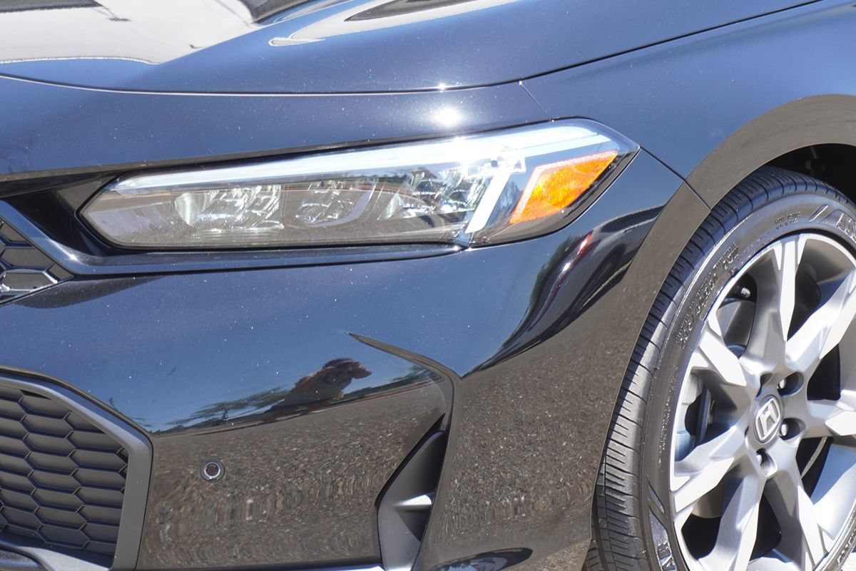 Used 2025 Honda Civic Sport Touring image 2