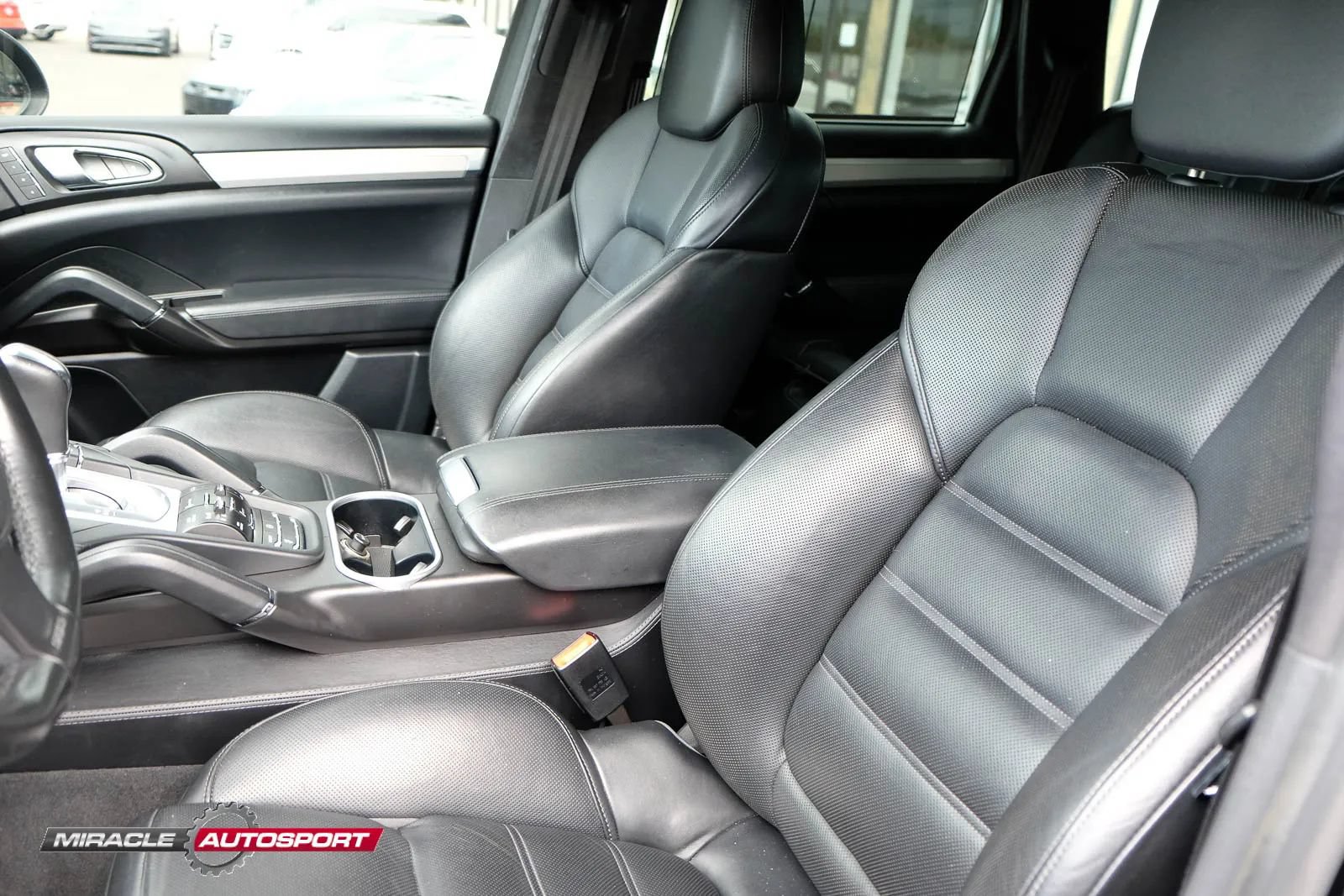 Used 2014 Porsche Cayenne Turbo AWD/4WD image 19