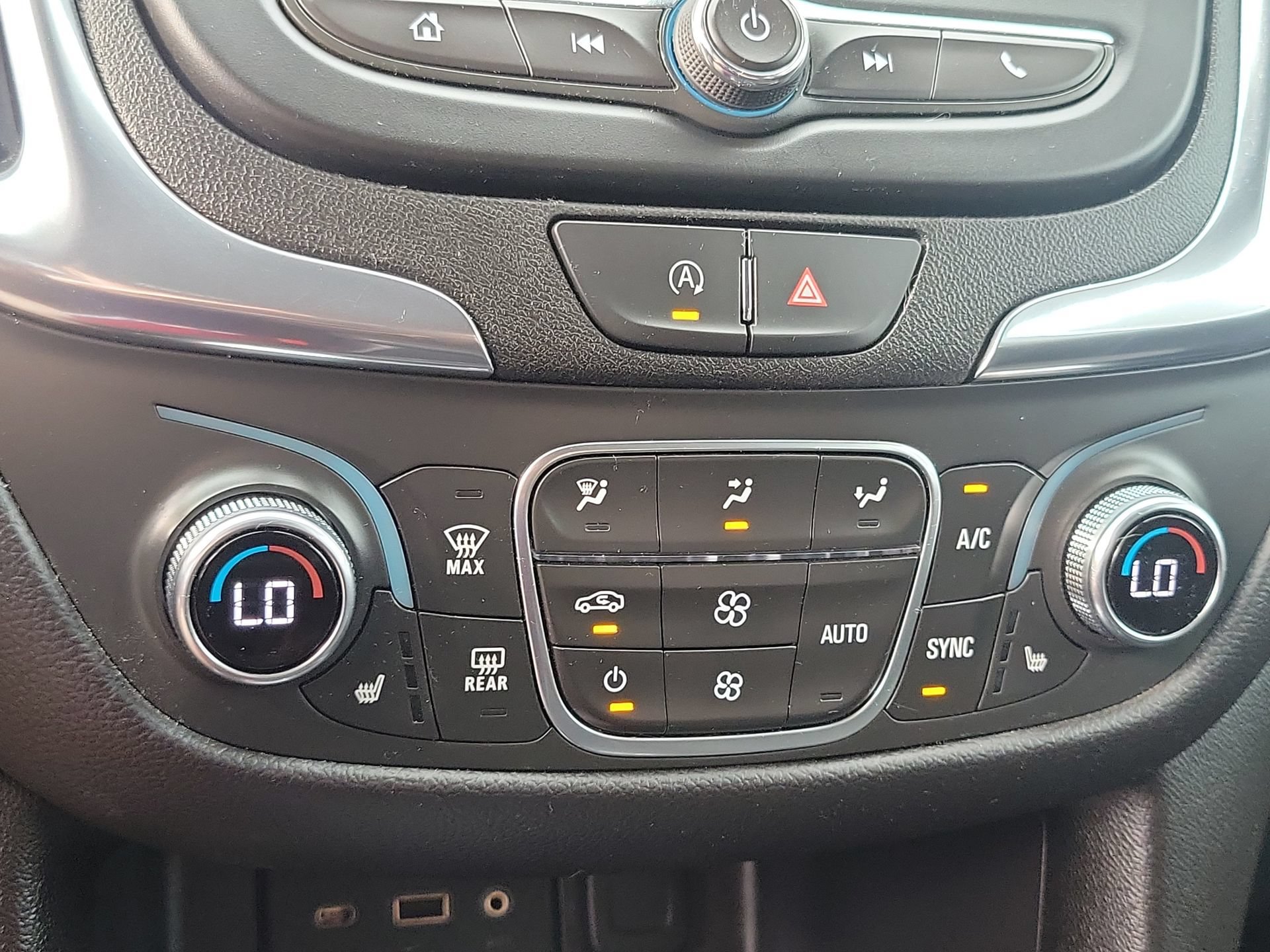 Used 2024 Chevrolet Equinox LT w/ Driver Convenience Package FWD image 15