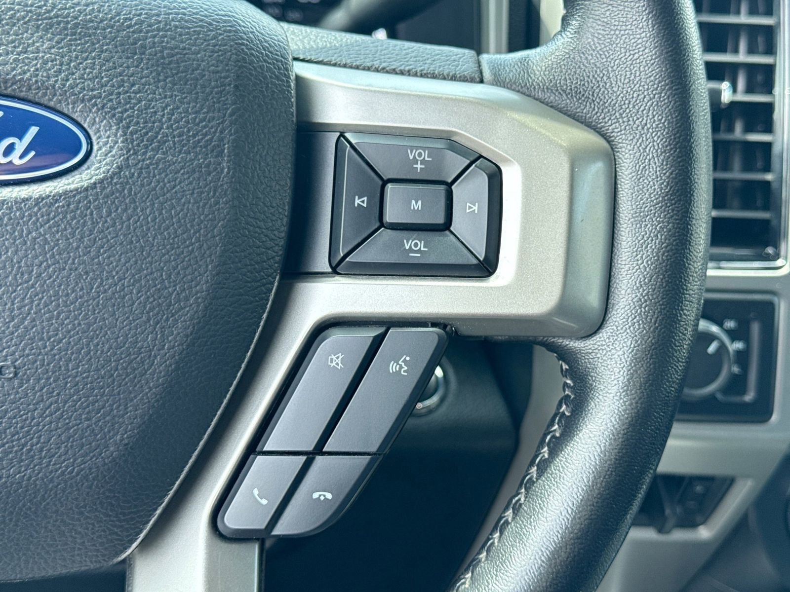 Used 2020 Ford F250 Lariat AWD/4WD image 27