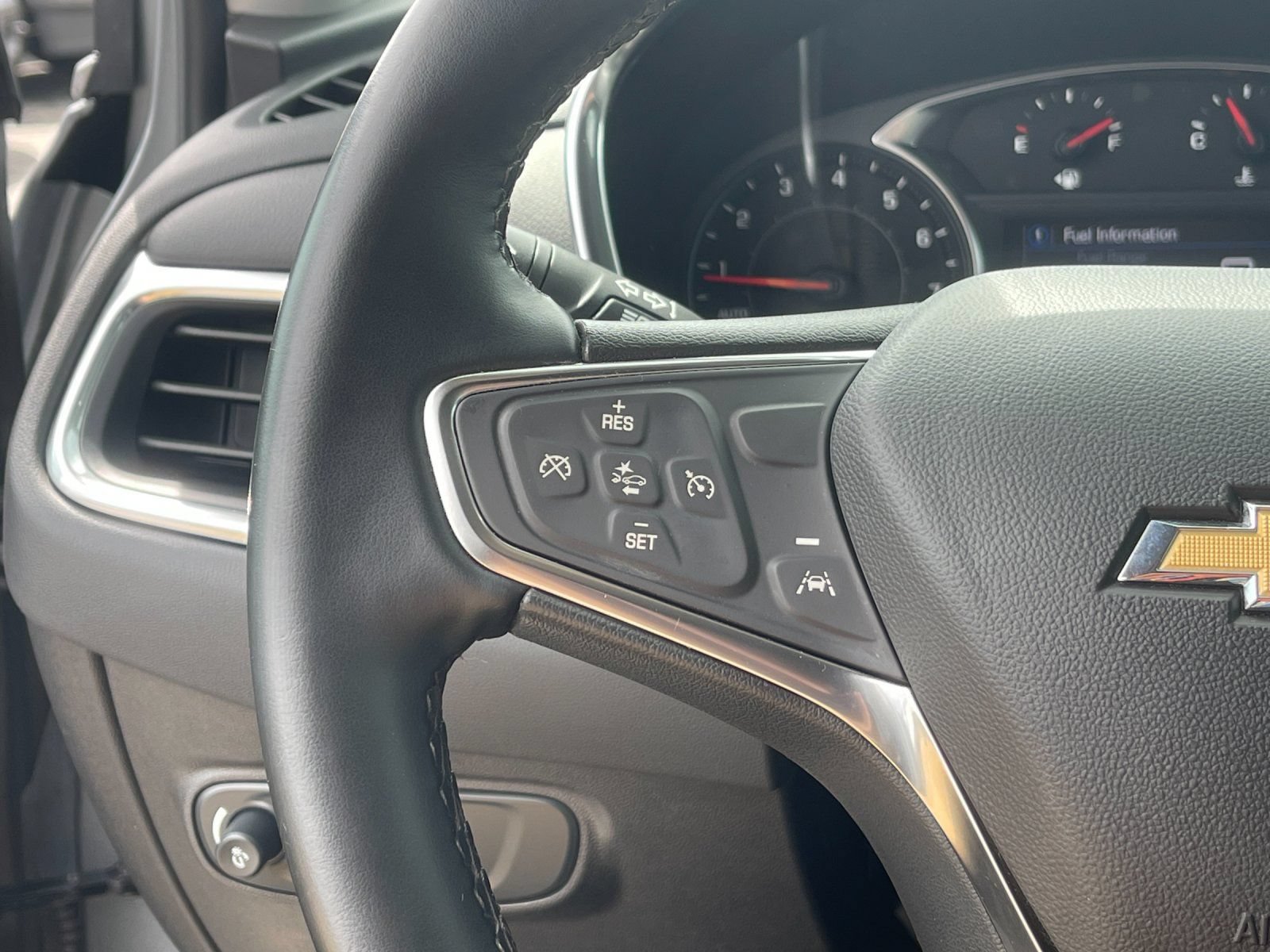 Used 2024 Chevrolet Equinox LT AWD/4WD image 26