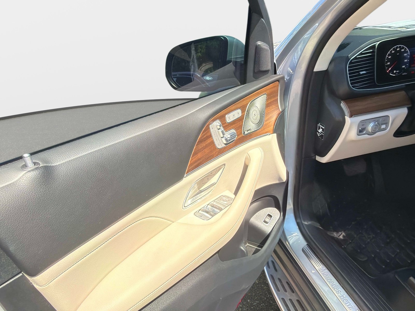 Certified 2025 Mercedes-Benz GLE 350 4MATIC image 19