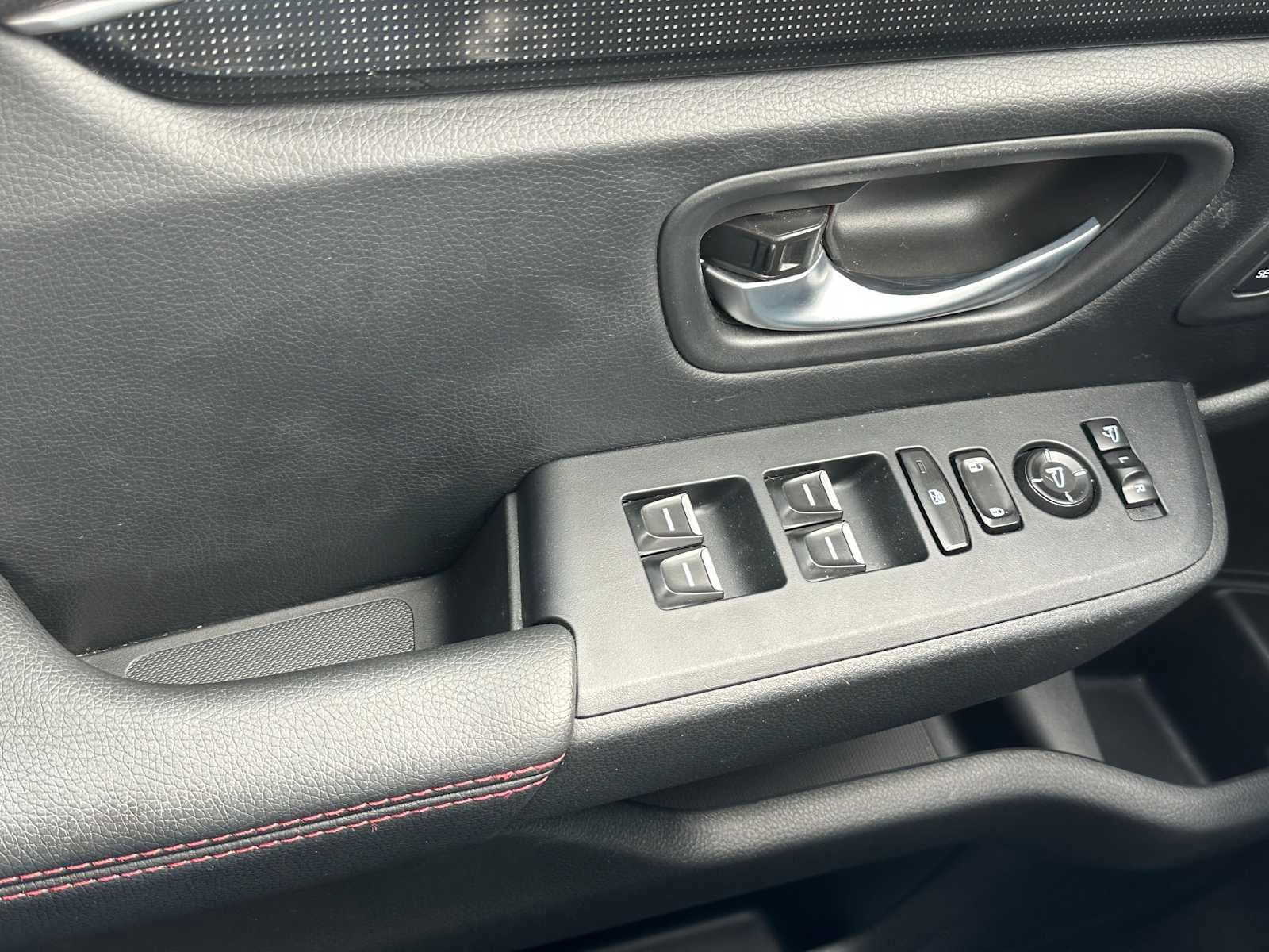 Used 2025 Honda Pilot Black Edition image 33