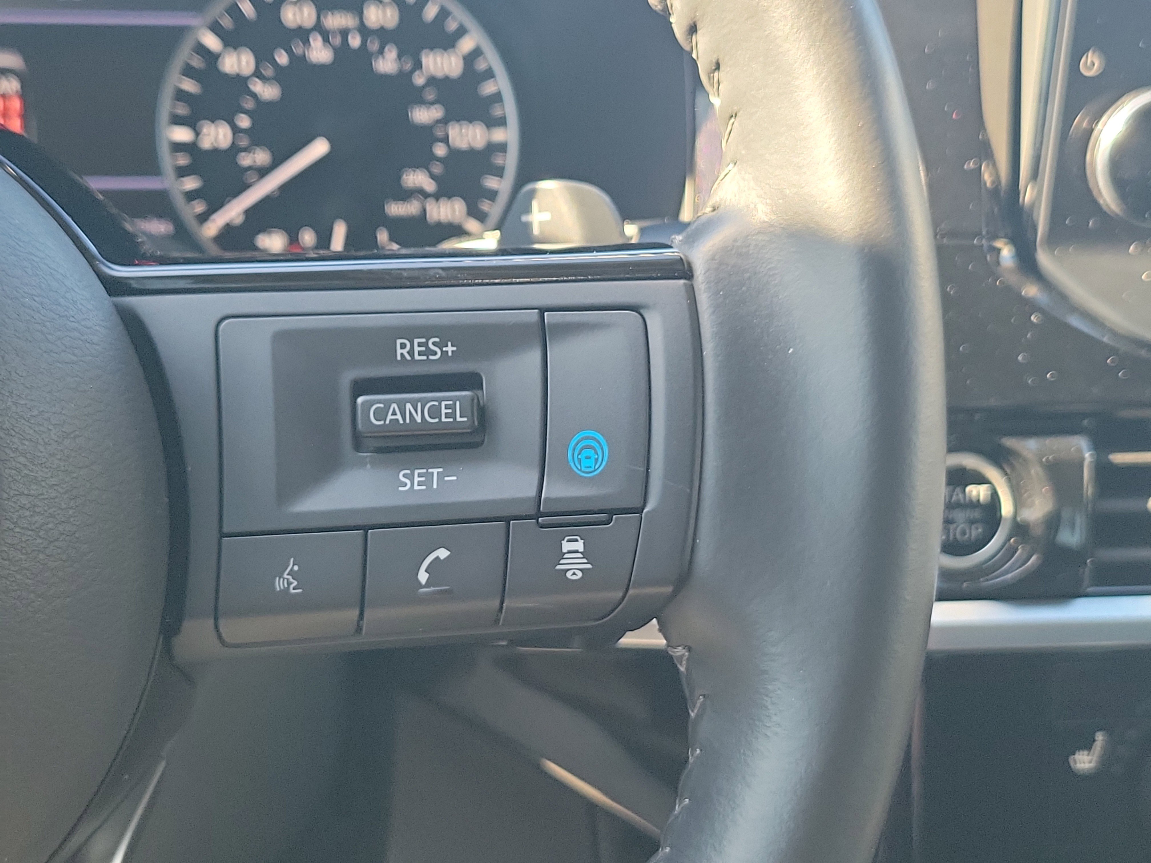 Used 2024 Nissan Pathfinder SL image 28