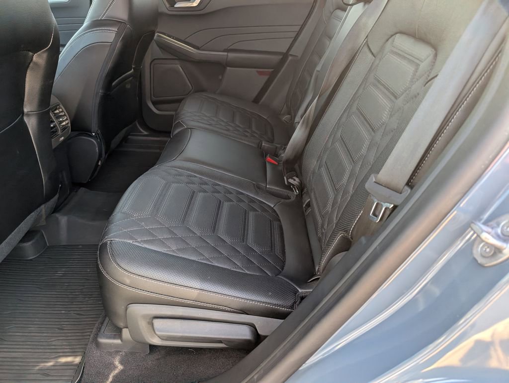 Used 2023 Ford Escape Platinum w/ Premium Technology Package image 10