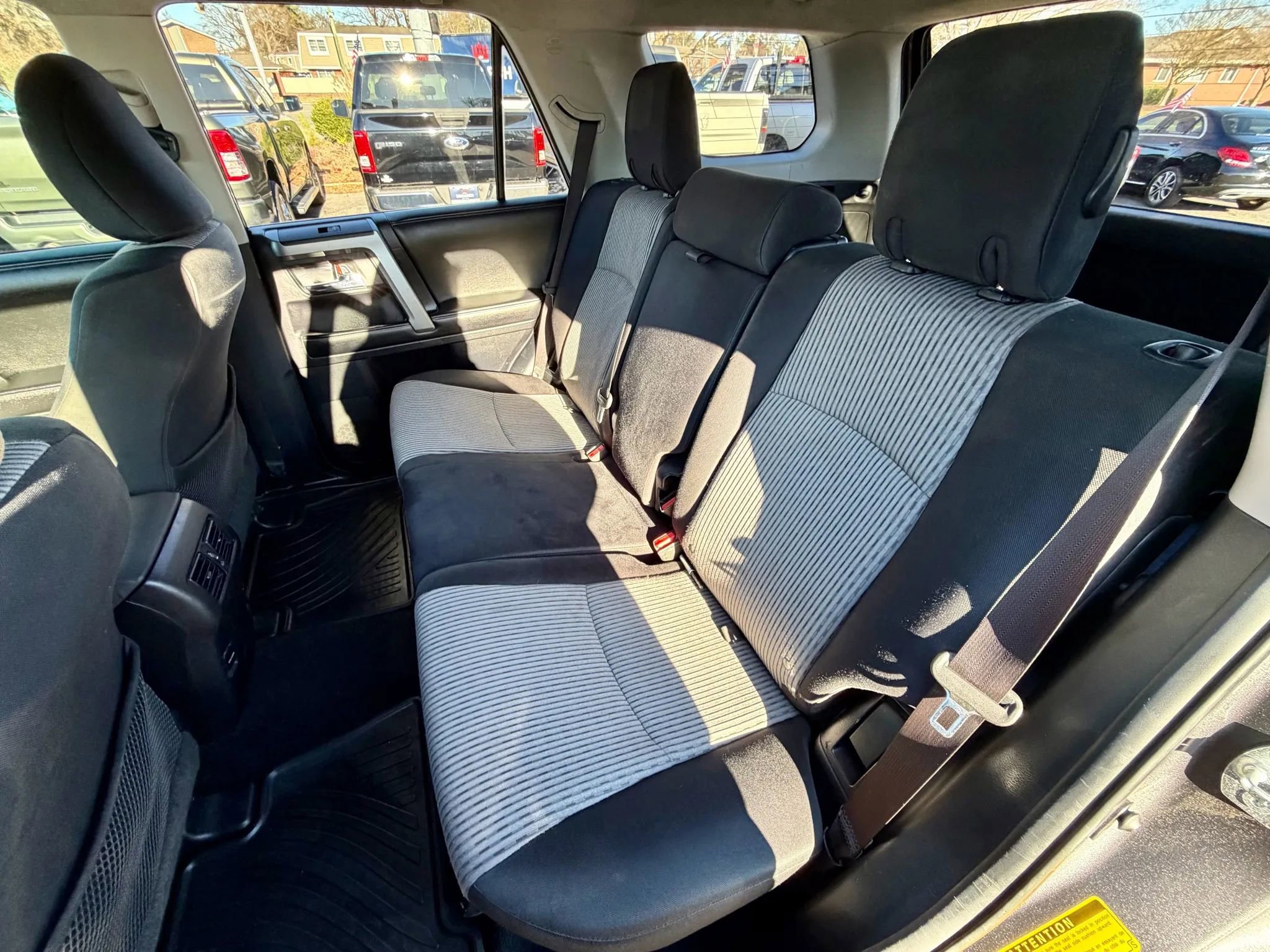 Used 2015 Toyota 4Runner SR5 image 9