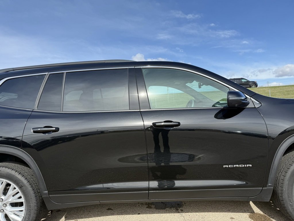 Used 2024 GMC Acadia Elevation image 25