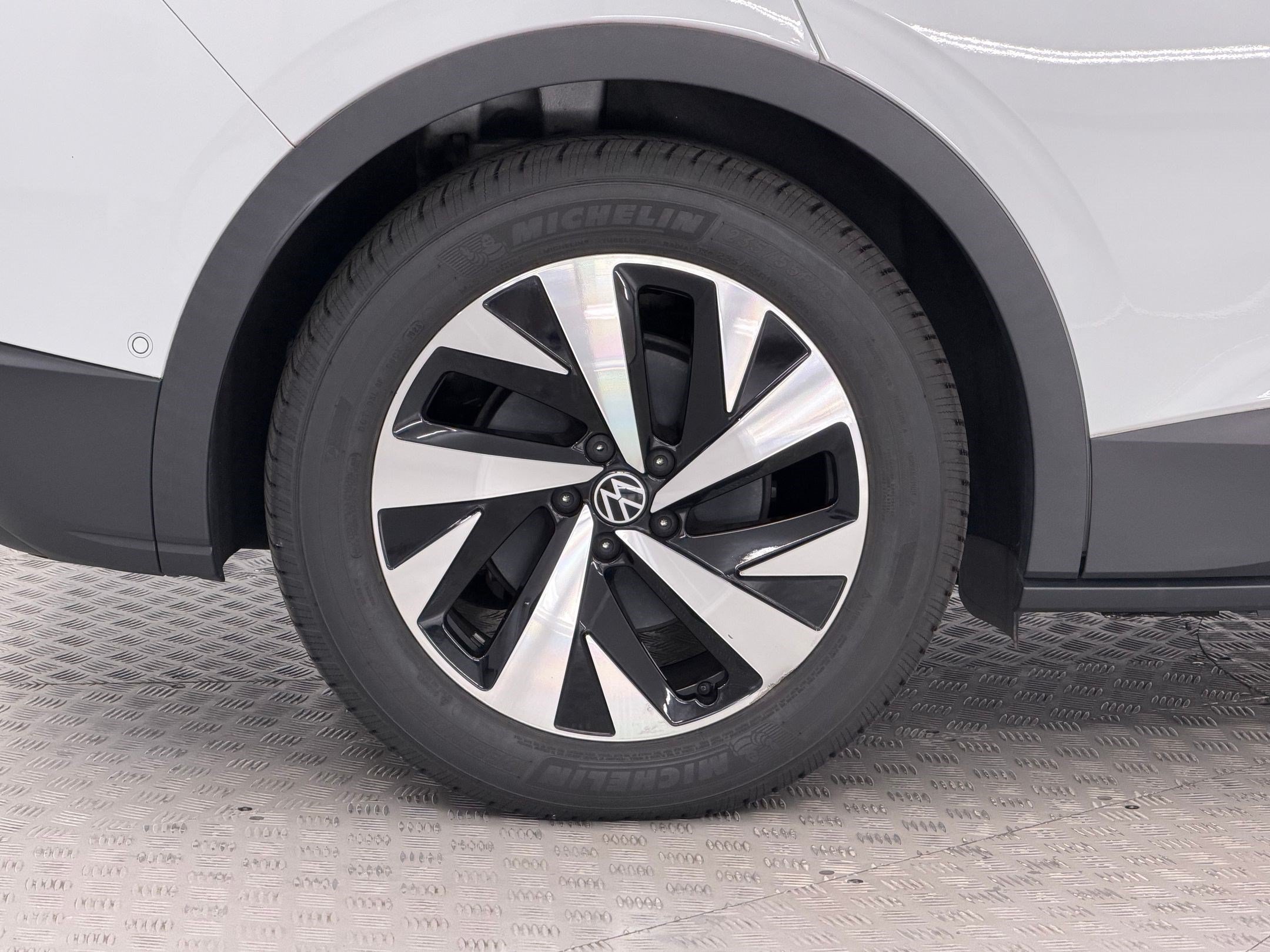 Used 2024 Volkswagen ID.4 2WD image 12