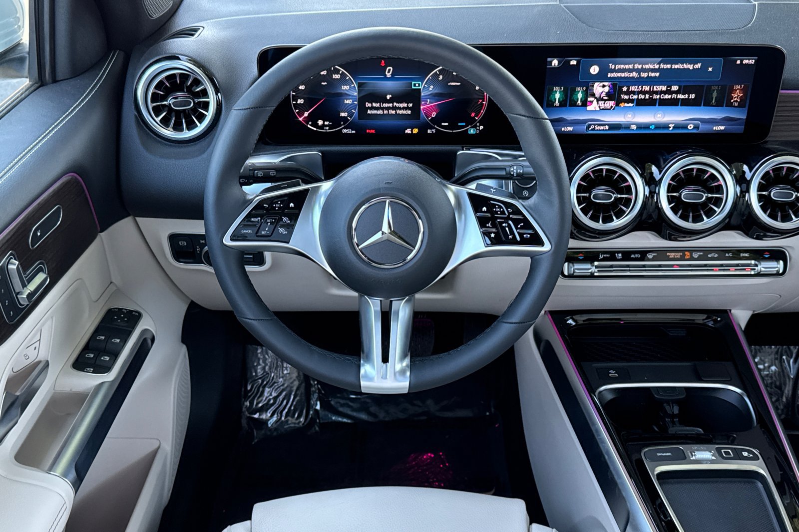 New 2025 Mercedes-Benz GLB 250 4MATIC image 14