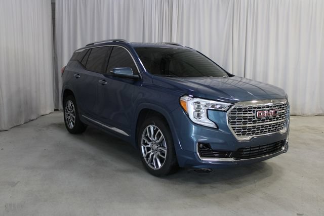 Used 2024 GMC Terrain Denali w/ Denali Premium Package AWD/4WD image 29