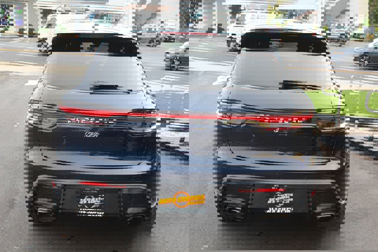 Used 2022 Porsche Macan image 23