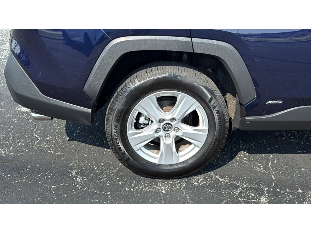 Used 2019 Toyota RAV4 XLE w/ Convenience Package AWD/4WD image 14