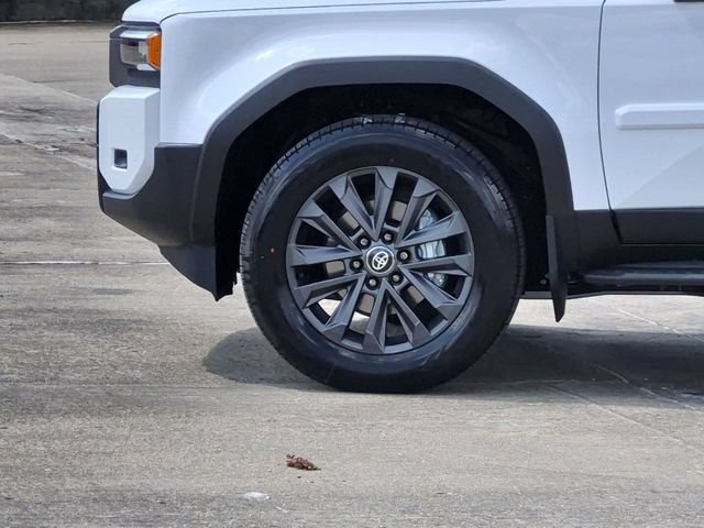 New 2027 Toyota Land Cruiser w/ Premium Package AWD/4WD image 11