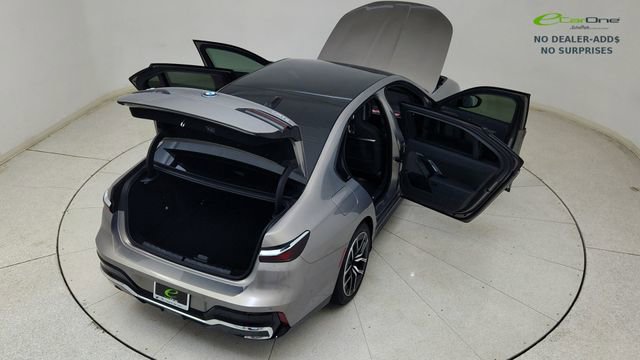 Used 2024 BMW i7 M70 w/ Executive Package image 86