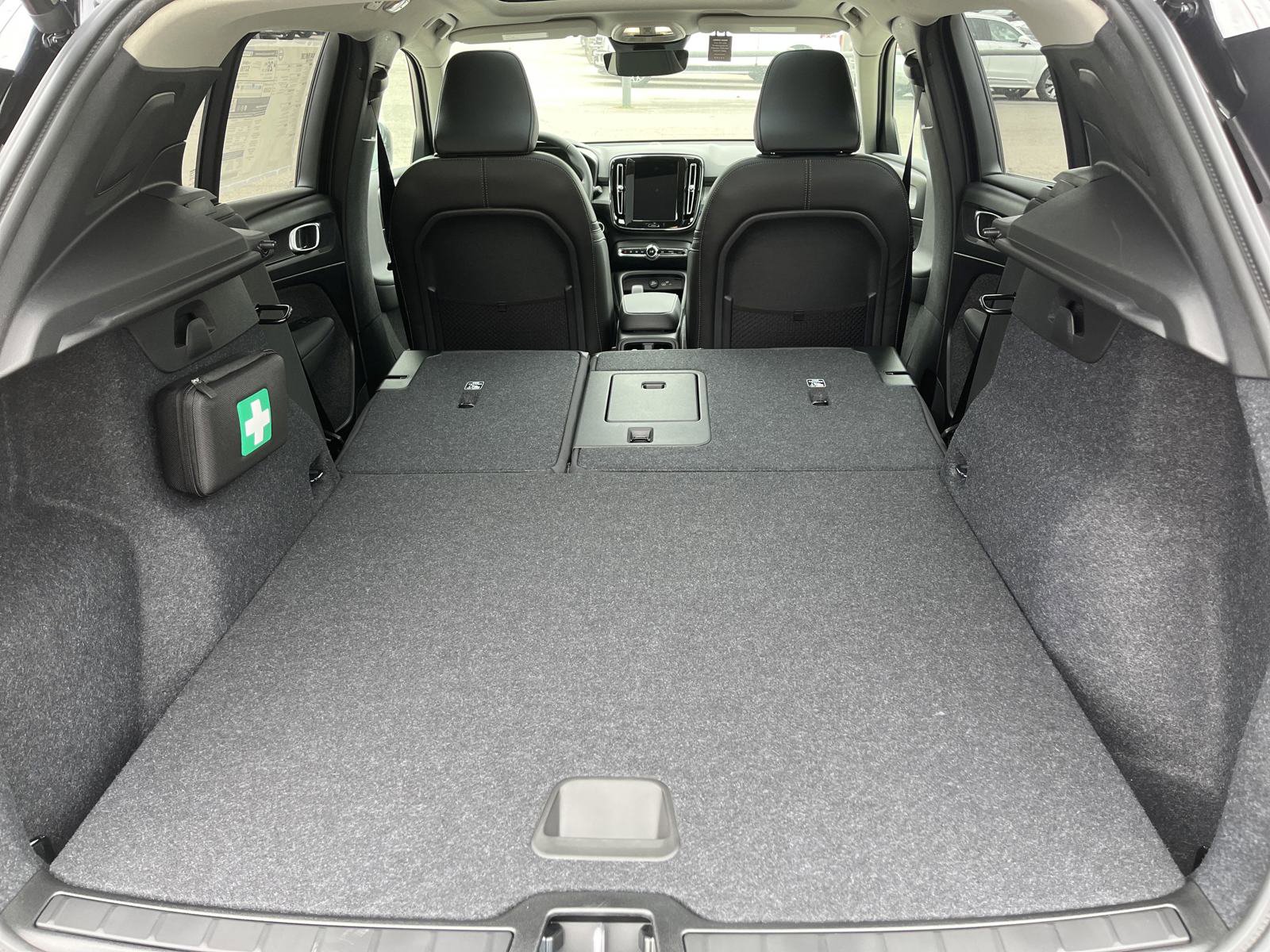 New 2025 Volvo XC40 B5 Core w/ Protection Package Premier image 9