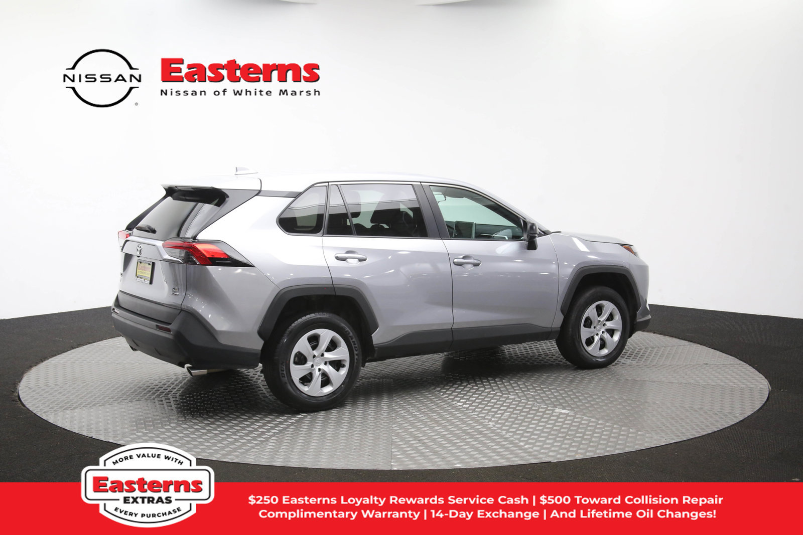 Used 2025 Toyota RAV4 LE AWD/4WD image 41