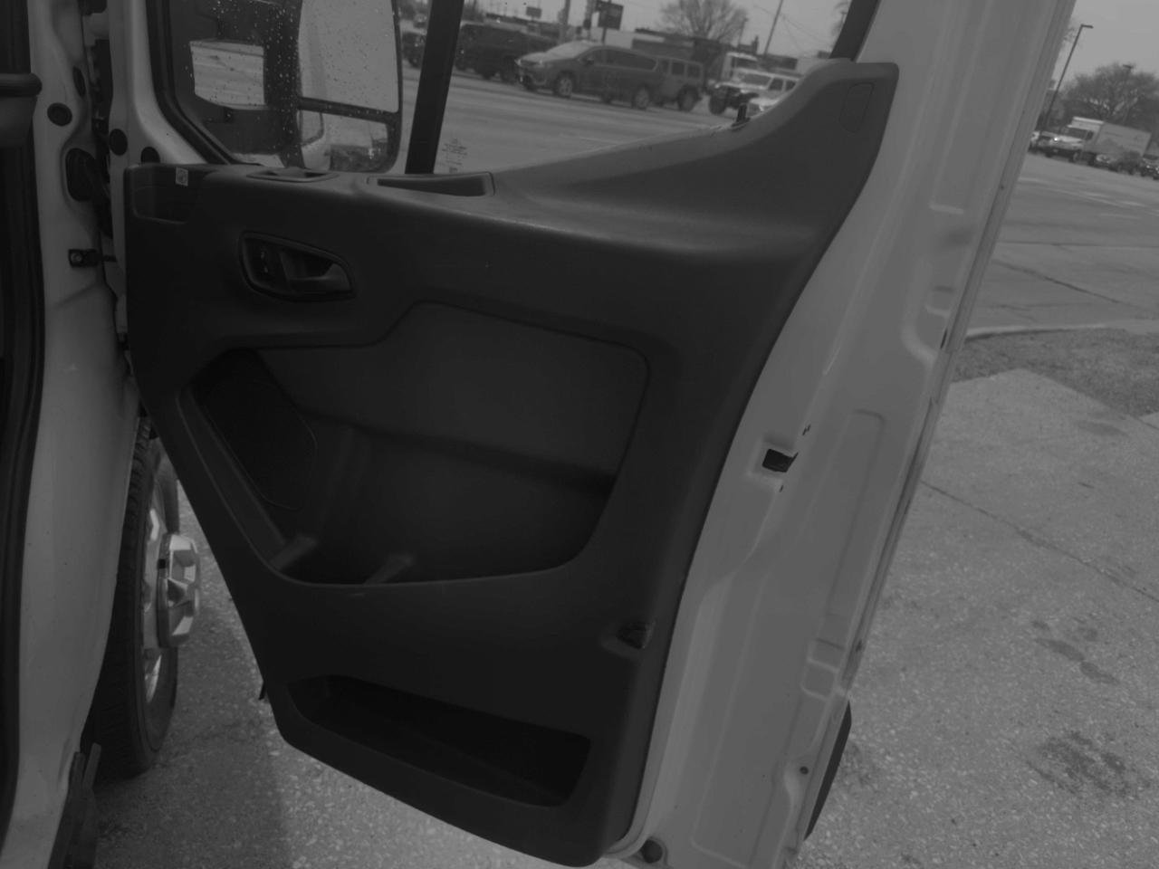 Used 2020 Ford Transit 250 Low Roof AWD image 25