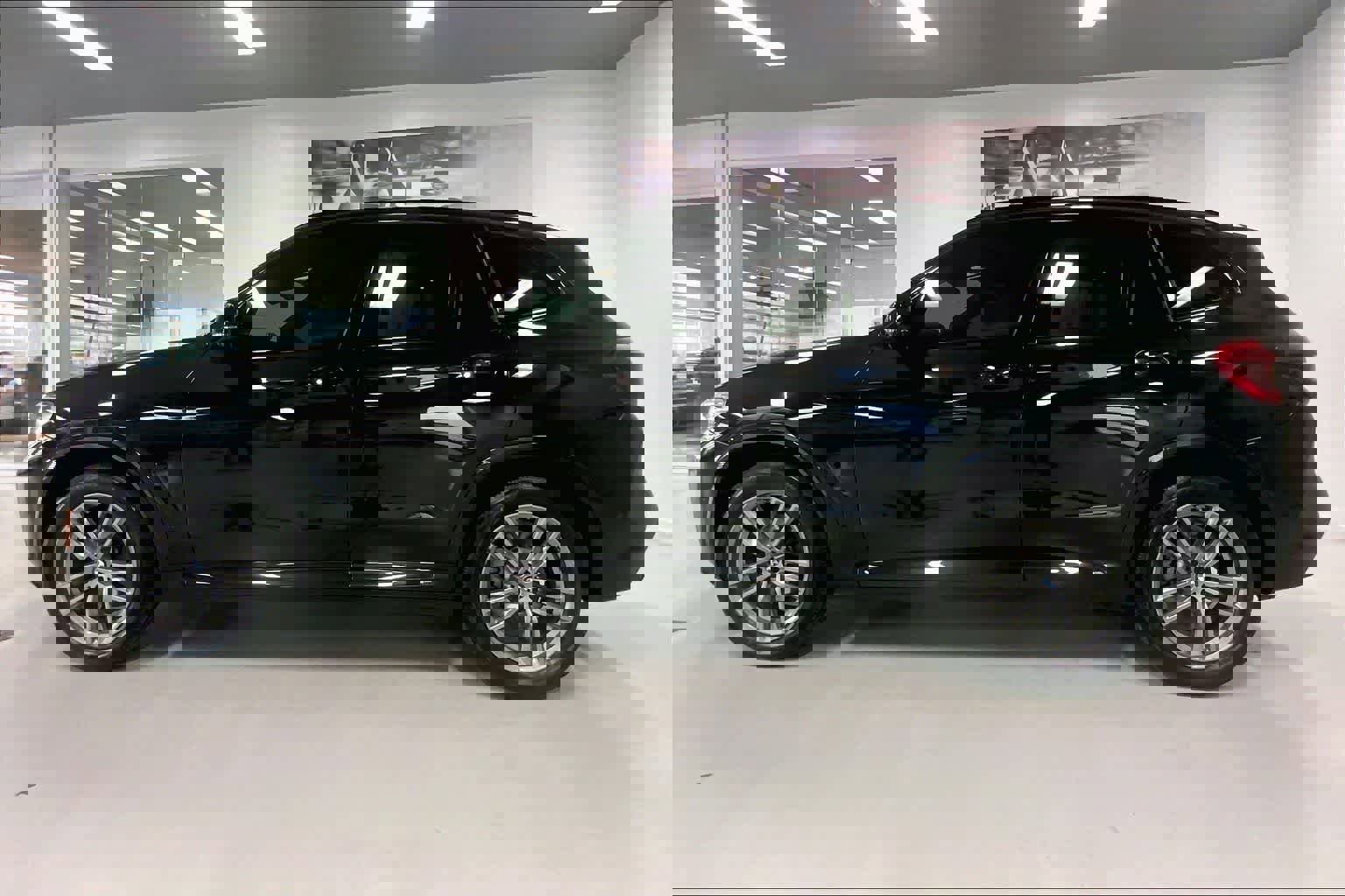 Used 2020 BMW X3 xDrive30i w/ M Sport Package 2 image 3