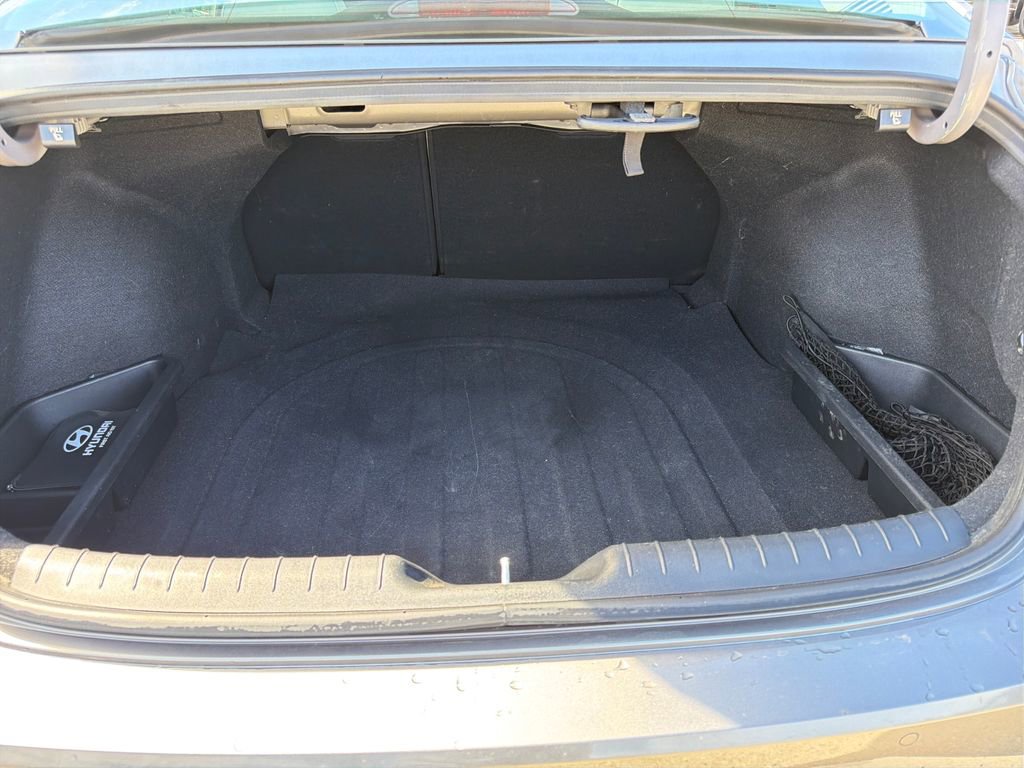 Used 2023 Hyundai Elantra Limited w/ Preferred Accessory Package FWD image 26