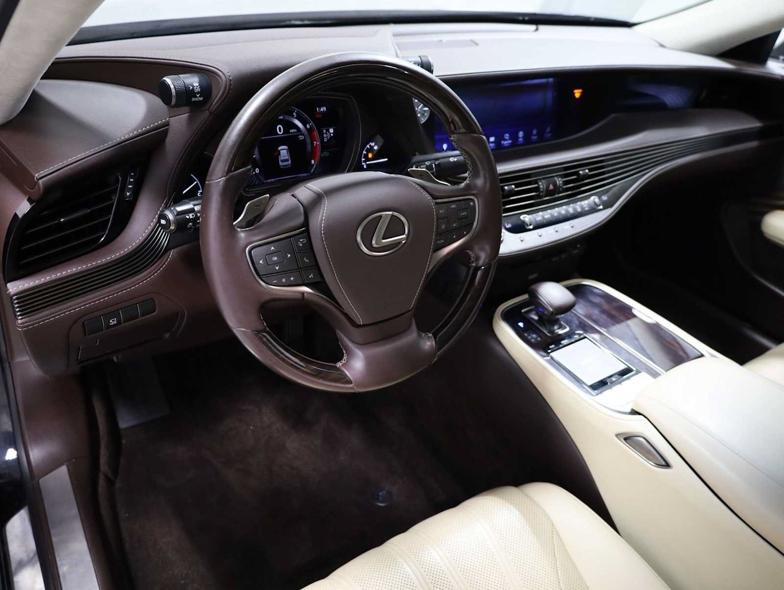 Used 2018 Lexus LS 500 w/ Interior Upgrade Package RWD image 4