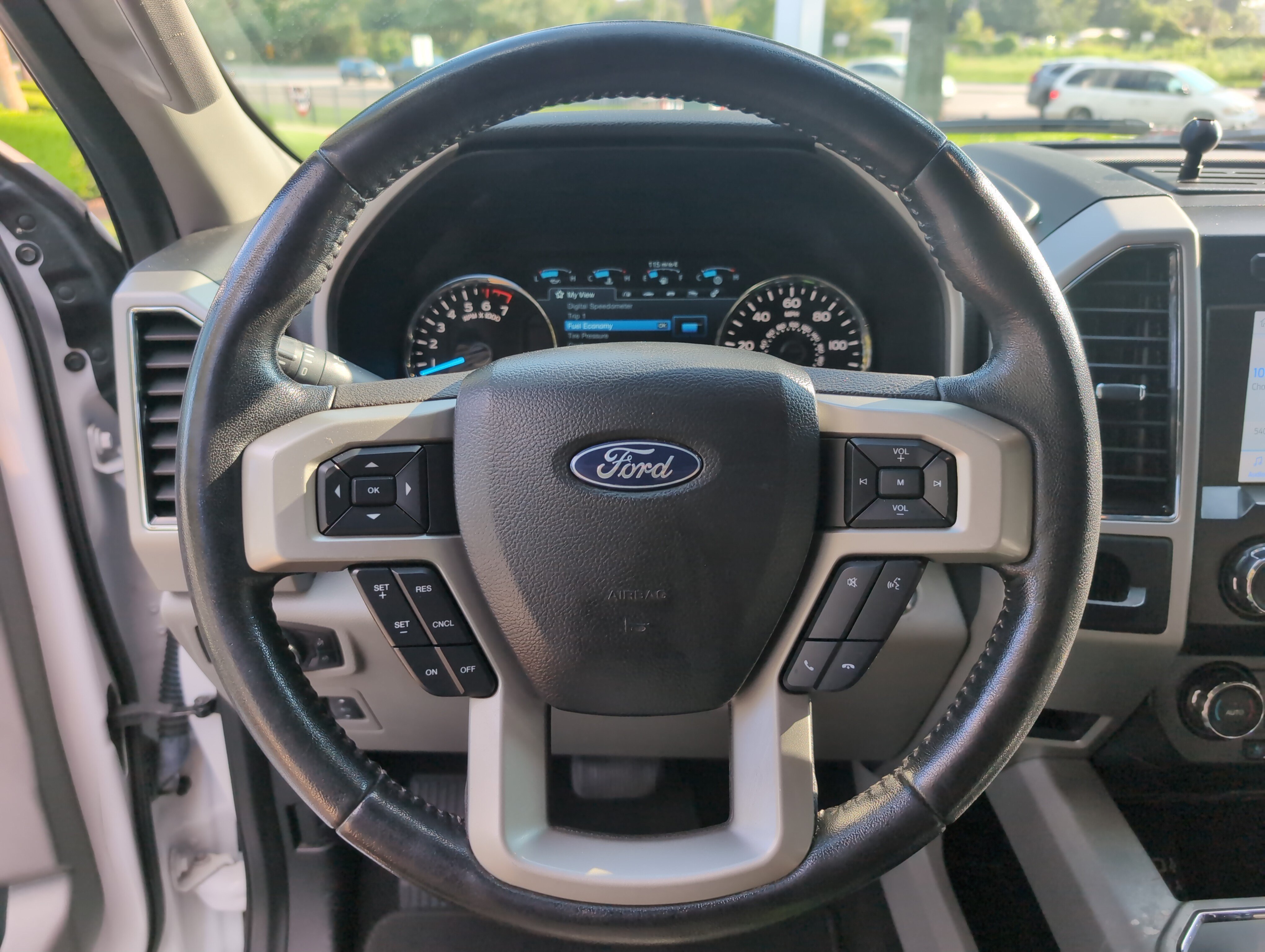 Used 2020 Ford F150 Lariat RWD image 18