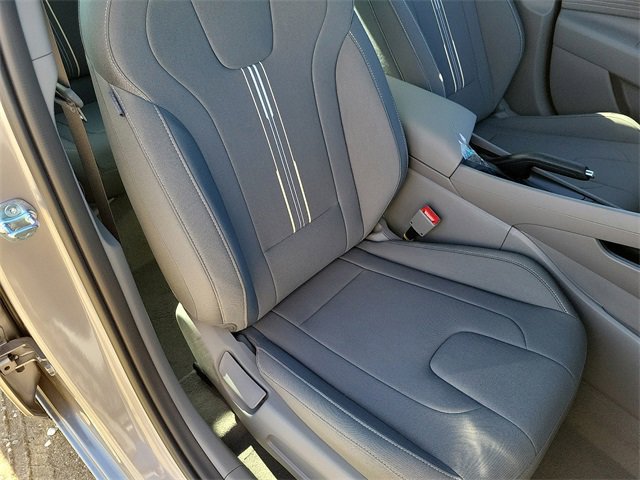 New 2025 Hyundai Elantra Sport FWD image 17