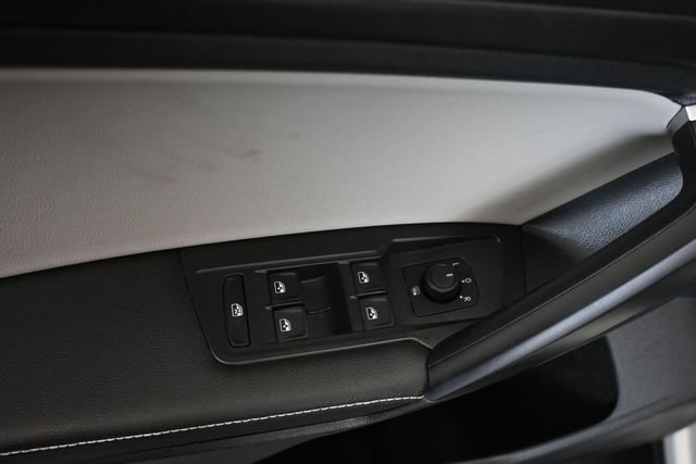 Used 2023 Volkswagen Tiguan S FWD image 12