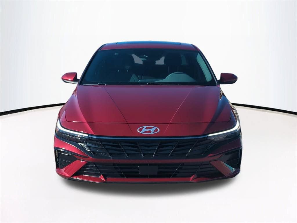 Used 2025 Hyundai Elantra SEL FWD image 3
