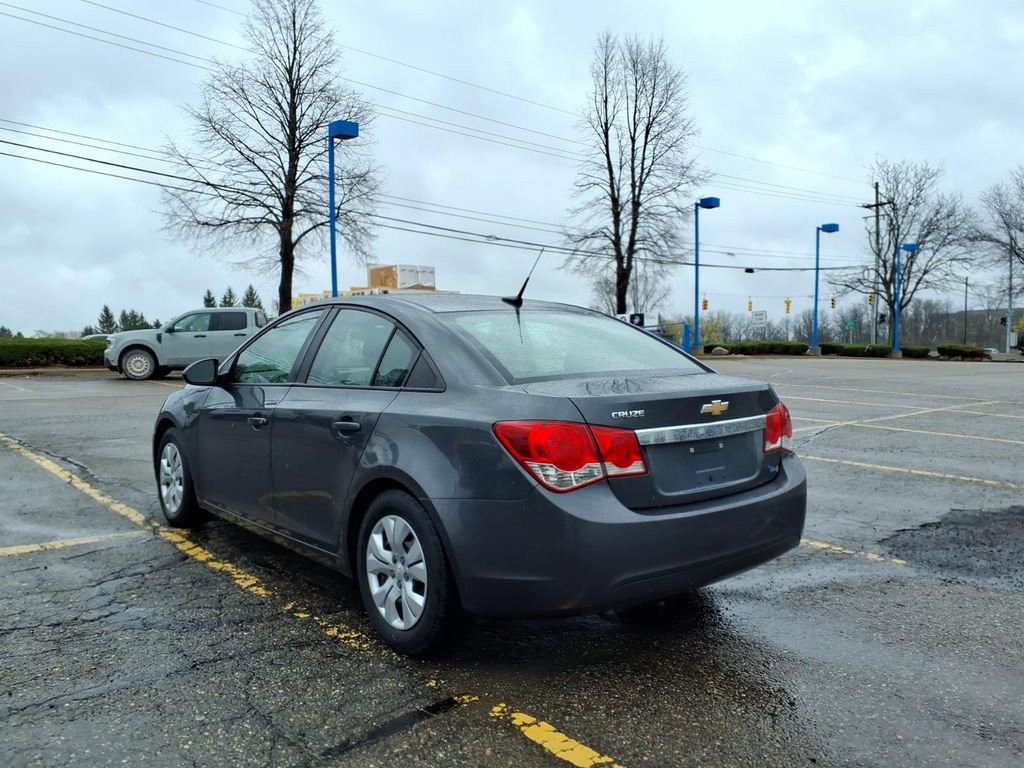 Used 2013 Chevrolet Cruze LS FWD image 7