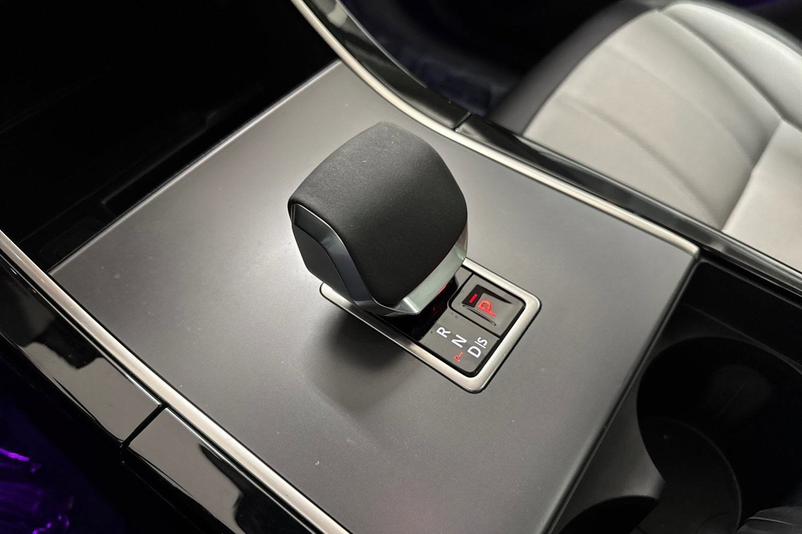 Used 2024 Land Rover Range Rover Evoque Dynamic SE image 18