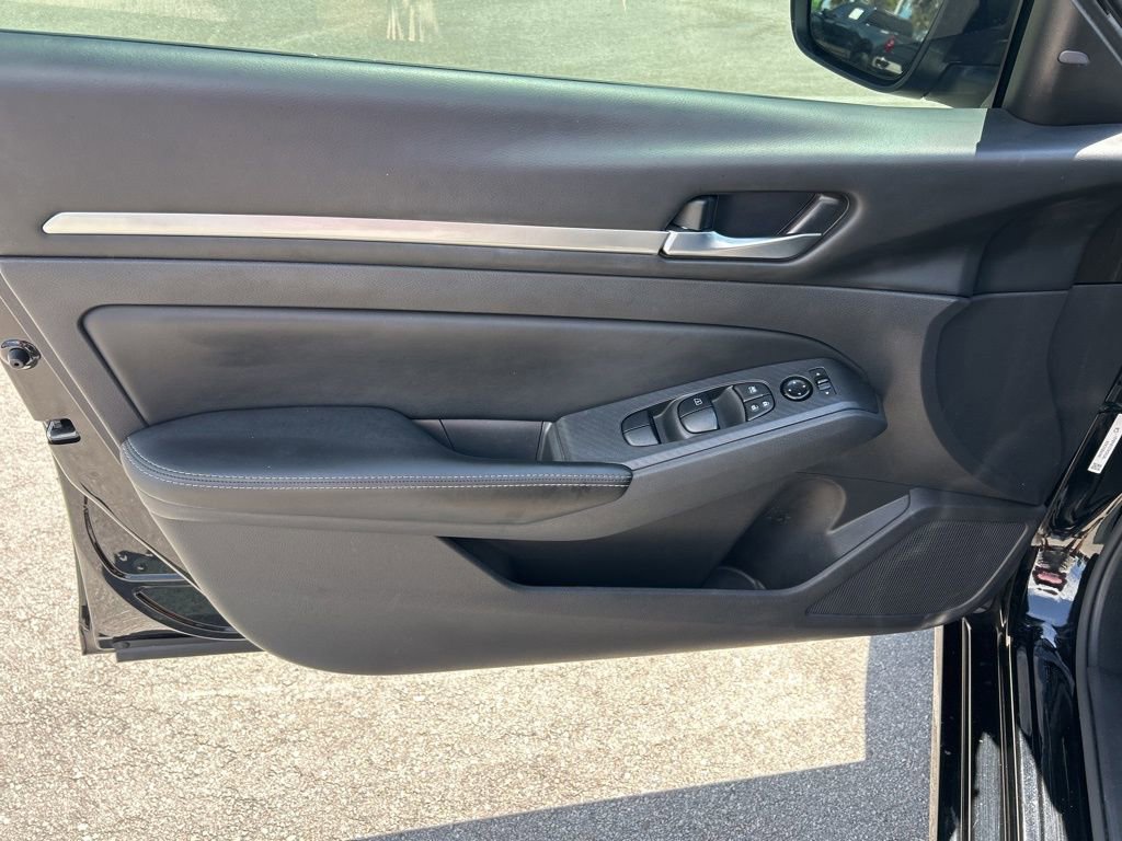 Used 2022 Nissan Altima 2.5 SV FWD image 18