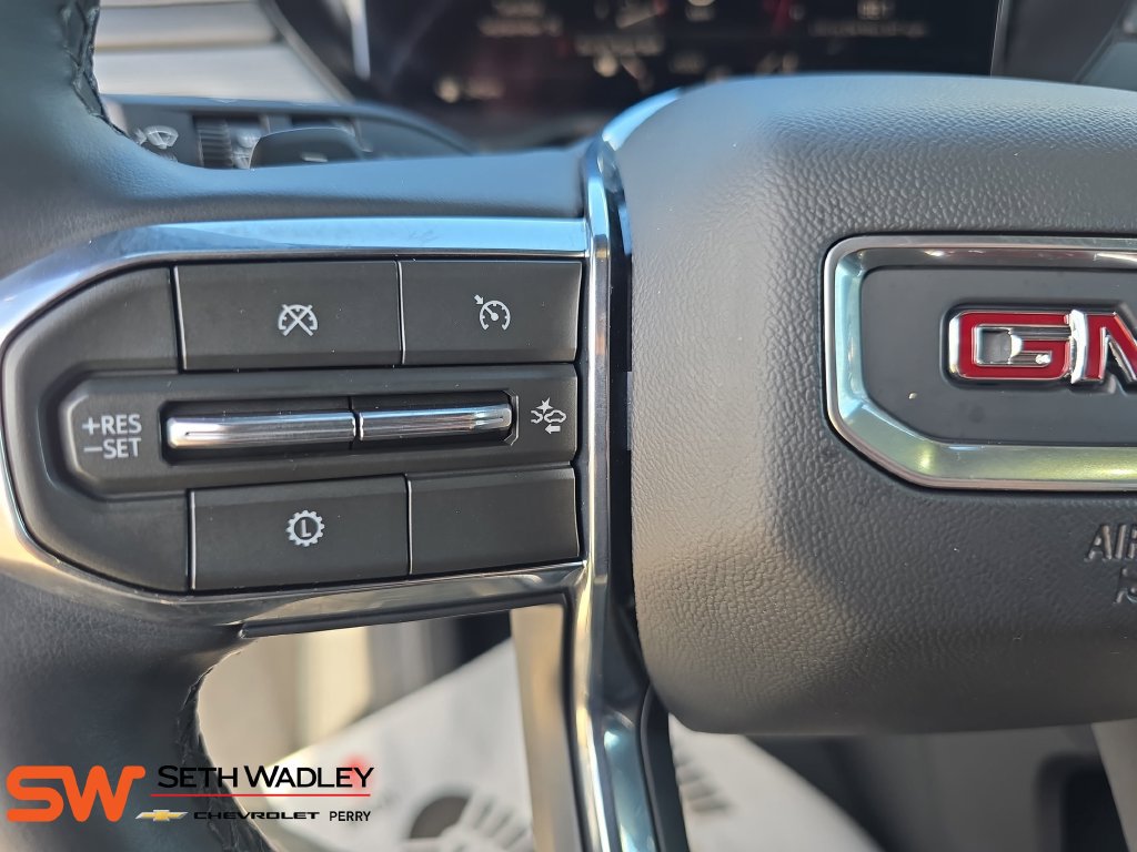 Used 2026 GMC Acadia Elevation w/ Elevation Premium Package FWD image 18