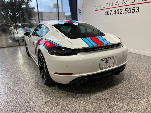 Used 2024 Porsche 718 Cayman GTS image 3