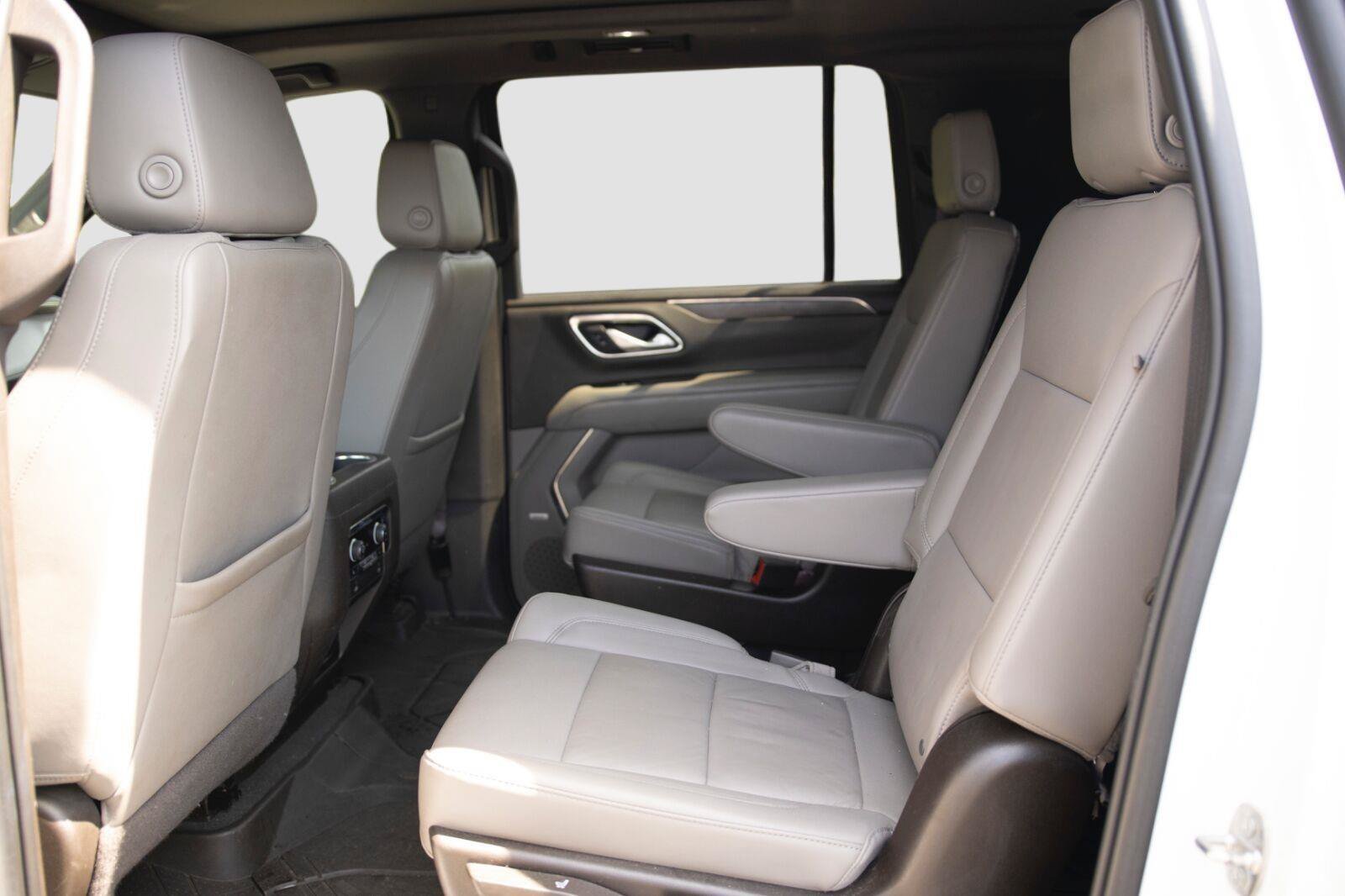 Used 2022 Chevrolet Suburban LT w/ LT Signature Plus Package AWD/4WD image 15
