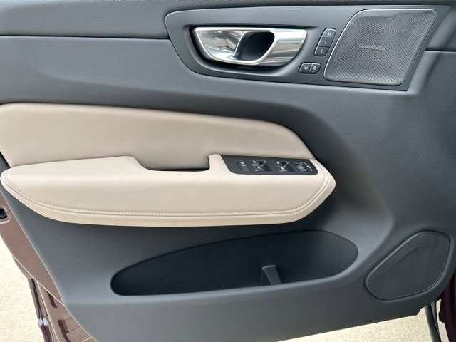 New 2026 Volvo XC60 B5 Plus w/ Climate Package image 12
